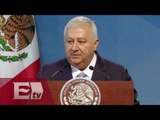 Emilio Chuayffet, Secretario de Educación, es abucheado en Guadalajara / Titulares de la Noche