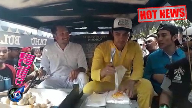 Hot News! Jualan Tahu Bulat, Trio Warkop Diserbu Pembeli - Cumicam 19 Agustus 2017