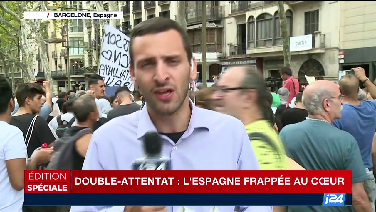 Attentats en Catalogne : des centaines de personnes réunies à La Rambla pour manifester leur colère