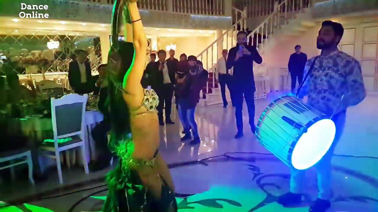 ŞOK ŞOK Bakı Toyunda İlannan Göbek Reqsi (Eksklüziv Kadırlar 2017) | Reqqase Renka