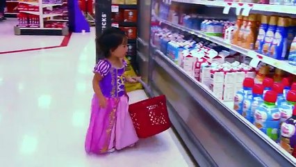 Frozen Elsa & Snow White PEPSI bath w/ Doctor McStuffing, McDonalds Chef