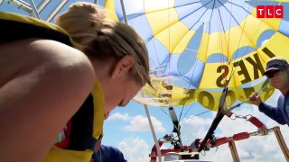 Kate is Terrified of Parasailing | Kate Plus 8