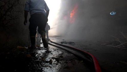 Hurda Deposunda Korkutan Yangın