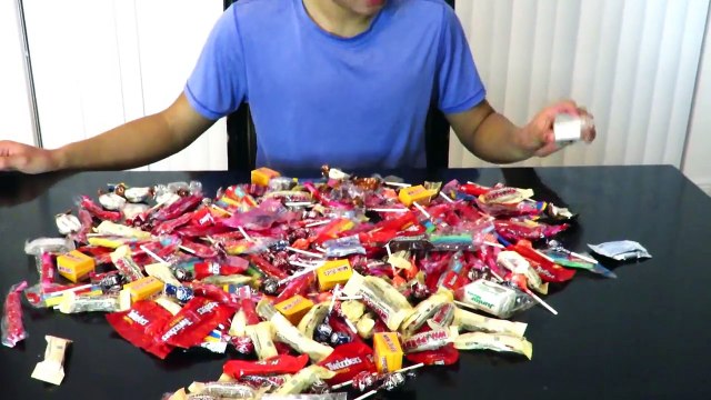 BAD BABY BLOODY TOOTH Doc McStuffins Gives Checkup & Surgery GROSS CANDY Toys To See