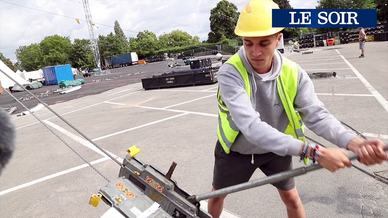 Le montage du chapiteau du Cirque du Soleil