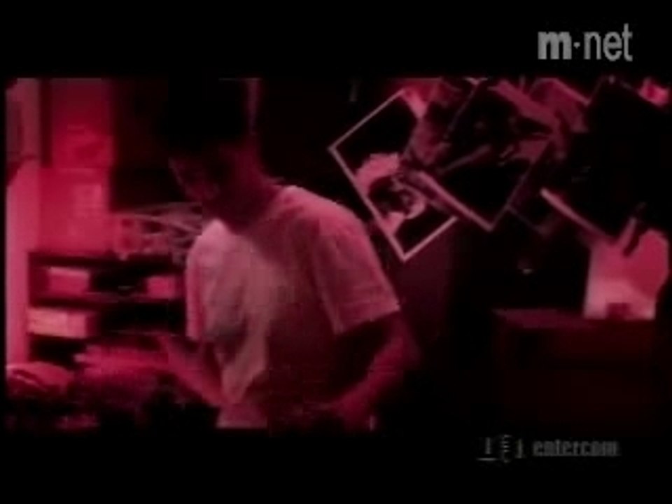 Kiss - Because I'M A Girl