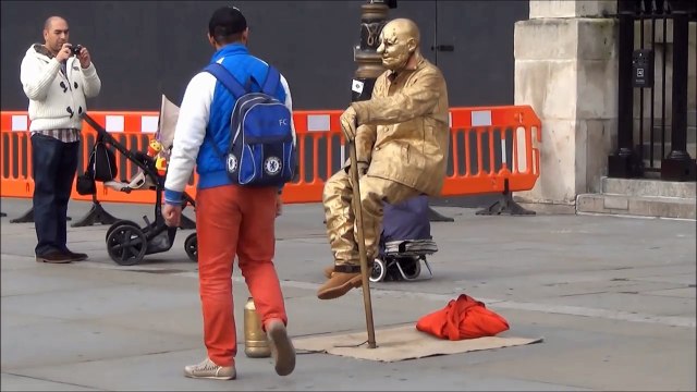 The Trick Is Revealed: Here Is The Secret Behind The Levitating Performers