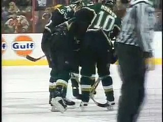 Jeremy Roenick HIT Mike Modano