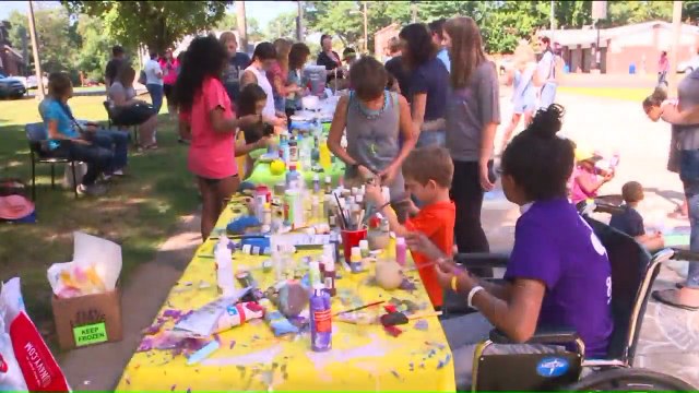 Teen With Immune Disorder Dedicates Birthday to Help Other Patients at Children`s Hospital