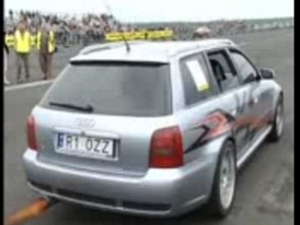 Audi Rs4 - Brutal Acceleration