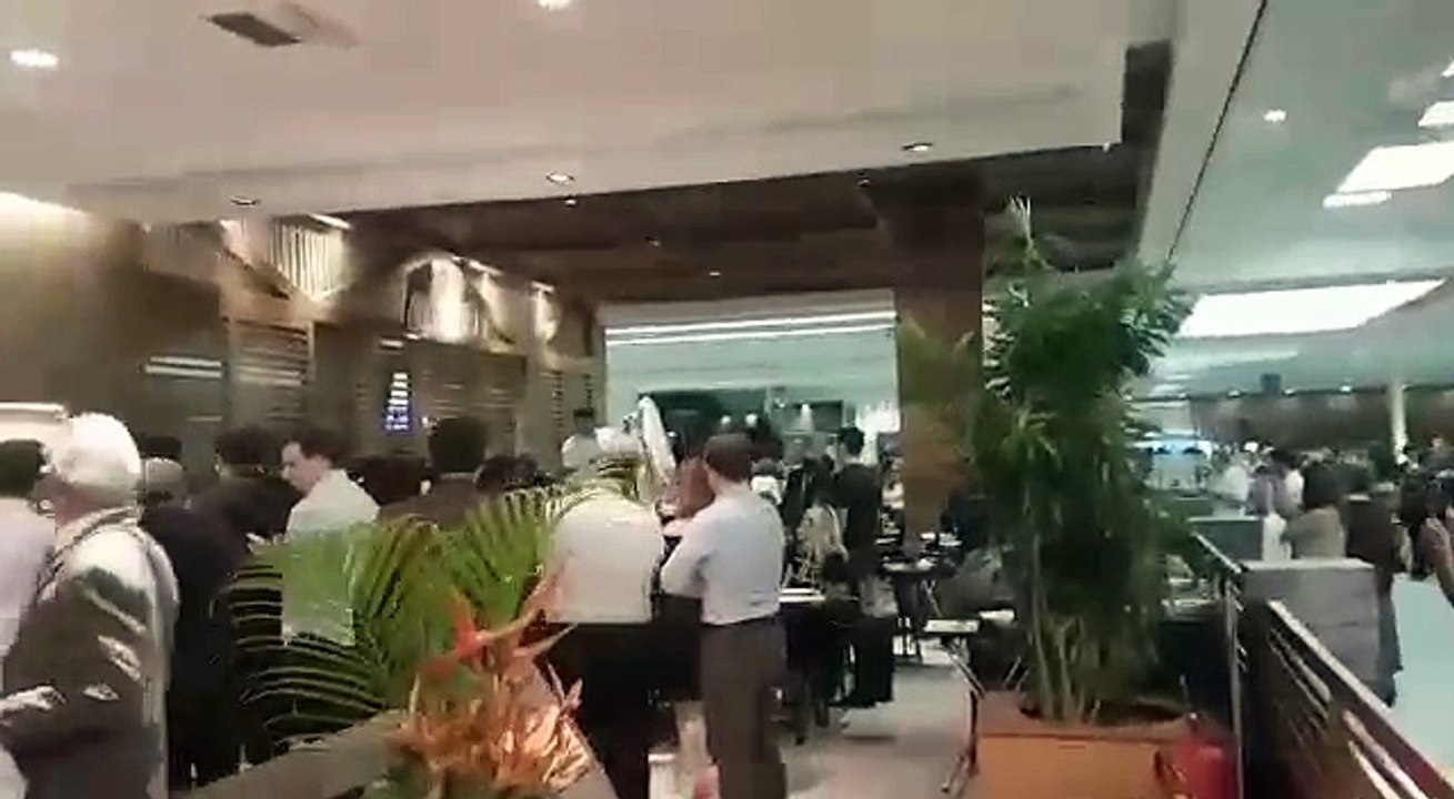 Em Natal-RN Lula recebe vaias e é impedido de almoçar.