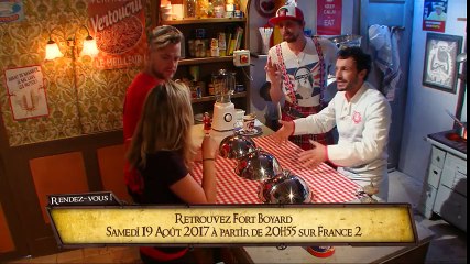 Enora Malagré sur le point de vomir en mangeant de la panse de brebis pour obtenir un indice