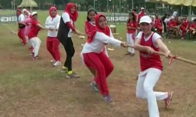 Pasukan Kostrad Rayakan HUT ke-72 RI Bareng Warga