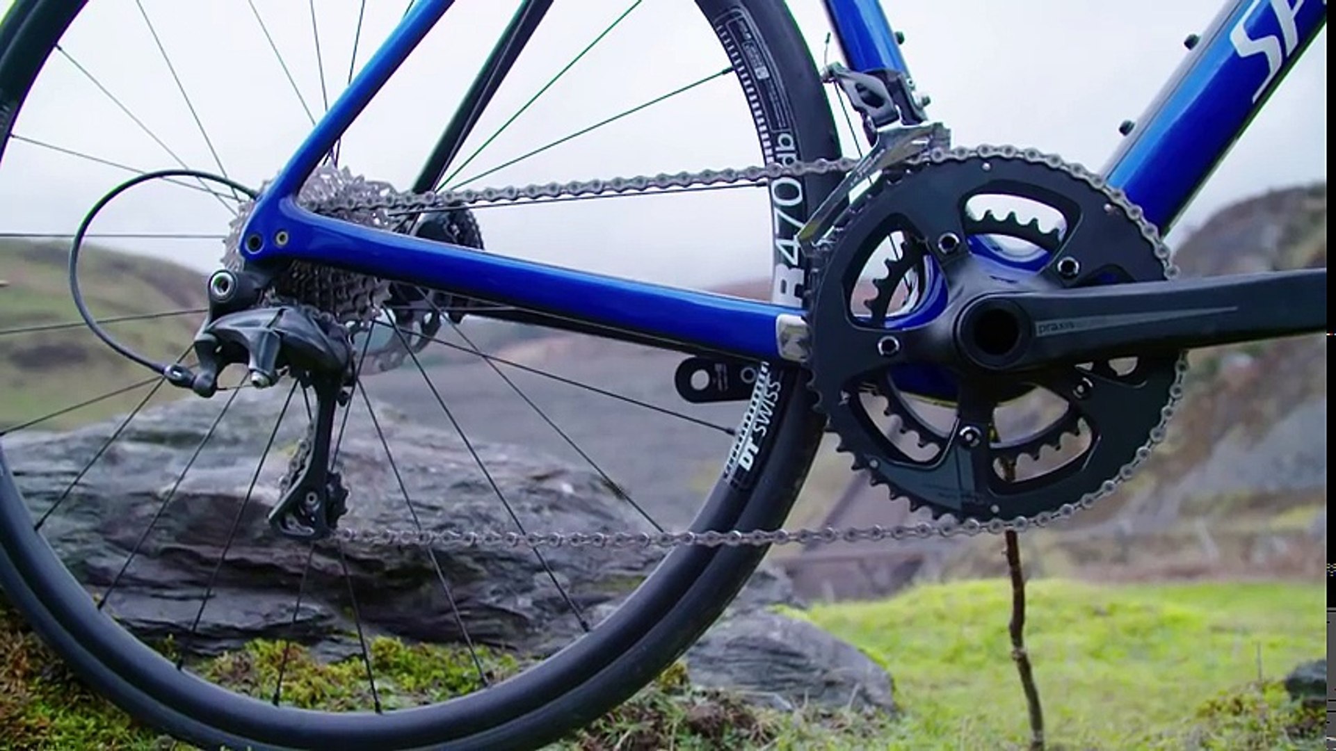 trek domane v specialized roubaix