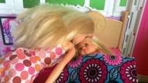 Video para ❀ chicas Barbie doctor puñalada Evie dibujos animados con muñecas Steffi juguetes de dibujos animados