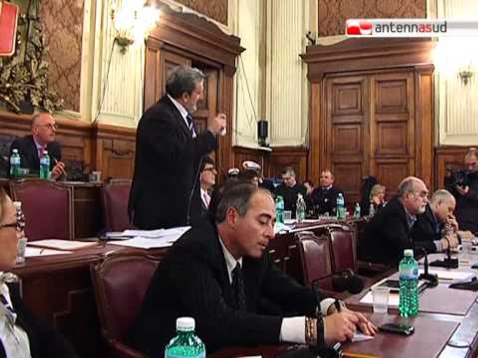 TG 30.03.12 Petruzzelli: il sindaco Emiliano sp...