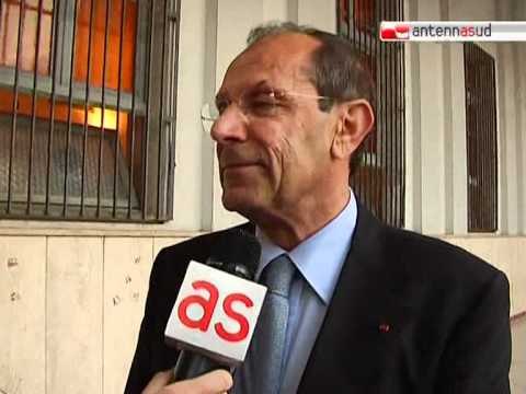 TG 11.04.12 Vendola indagato: le reazioni politiche di Schittulli, Emiliano e Ambrosi