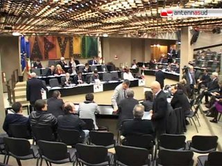 TG 12.05.12 Regione Puglia: la casta si riduce il numero di poltrone