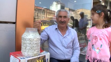 İki Çeyrek Altın Fiyatına Bir Kilo Sakız