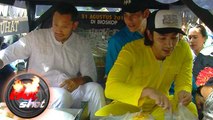 Bintang Film Warkop DKI Reborn Bagi-bagi Tahu Bulat - Hot Shot 20 Agustus 2017