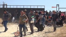 Kilis Suriyeliler'in Sınır Kapısında Bayram Geçişi İzdihamı