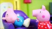 Pig George da Família Peppa Pig e a Perna Quebrada Com Doutora Brinquedos! Em Portugues