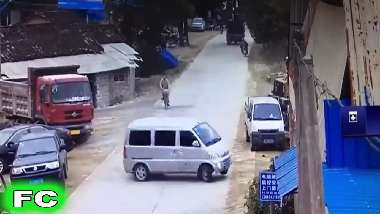 Best FAILS & Funny Videos ★ June 2017 Compilation ★ FailCity - YouTube (720p)