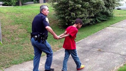 Il fait une blague à la Police et ça tourne mal... (ʘ_ʘ)
