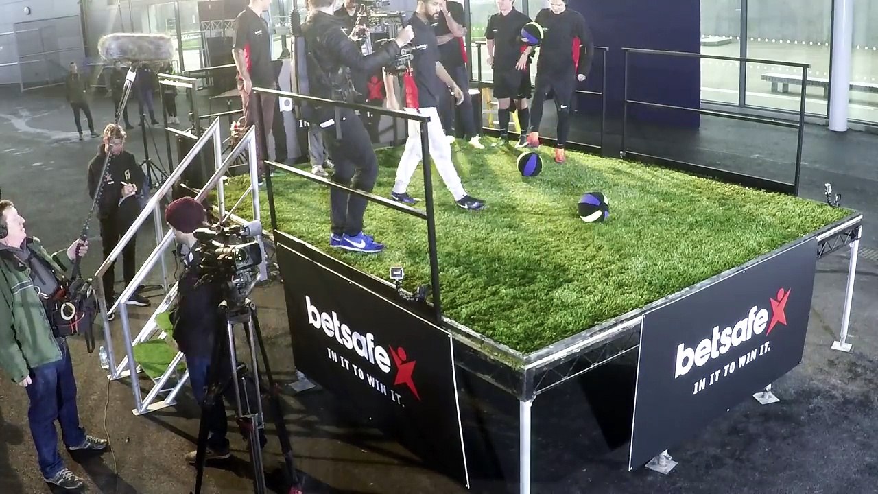 Football Darts Challenge vs. Manchester City