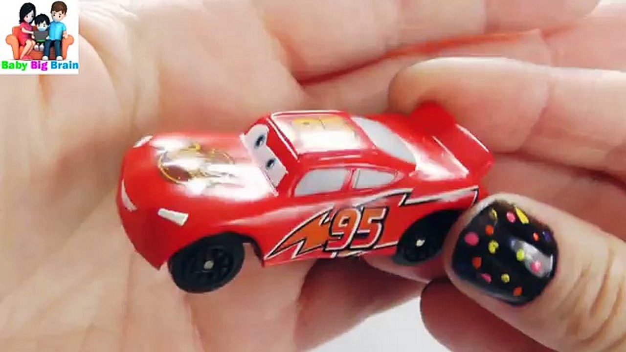 Des œufs la famille doigt joie garderie porc super-héros Super surprise kinder surprise kinder peppa r