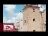 Joven se lanza desde campanario pero falla en su intento de suicido  / Titulares de la tarde