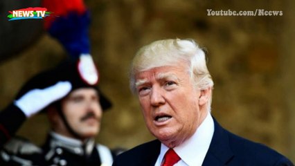 Stephen Hawking hé lộ những điều người ngoài hành tinh biết về Trump