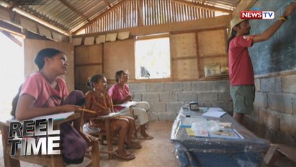Reel Time: Mobile teacher, umaakyat ng bundok upang makapagturo sa mga Mangyan