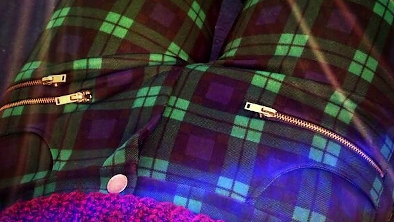 Tại sao quần áo phụ nữ luôn có những chiếc túi giả?