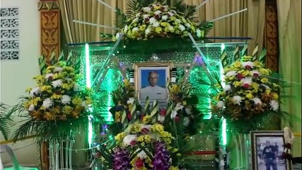 Vợ rủ bạn bè "quẩy tưng bừng" trong đám tang chồng