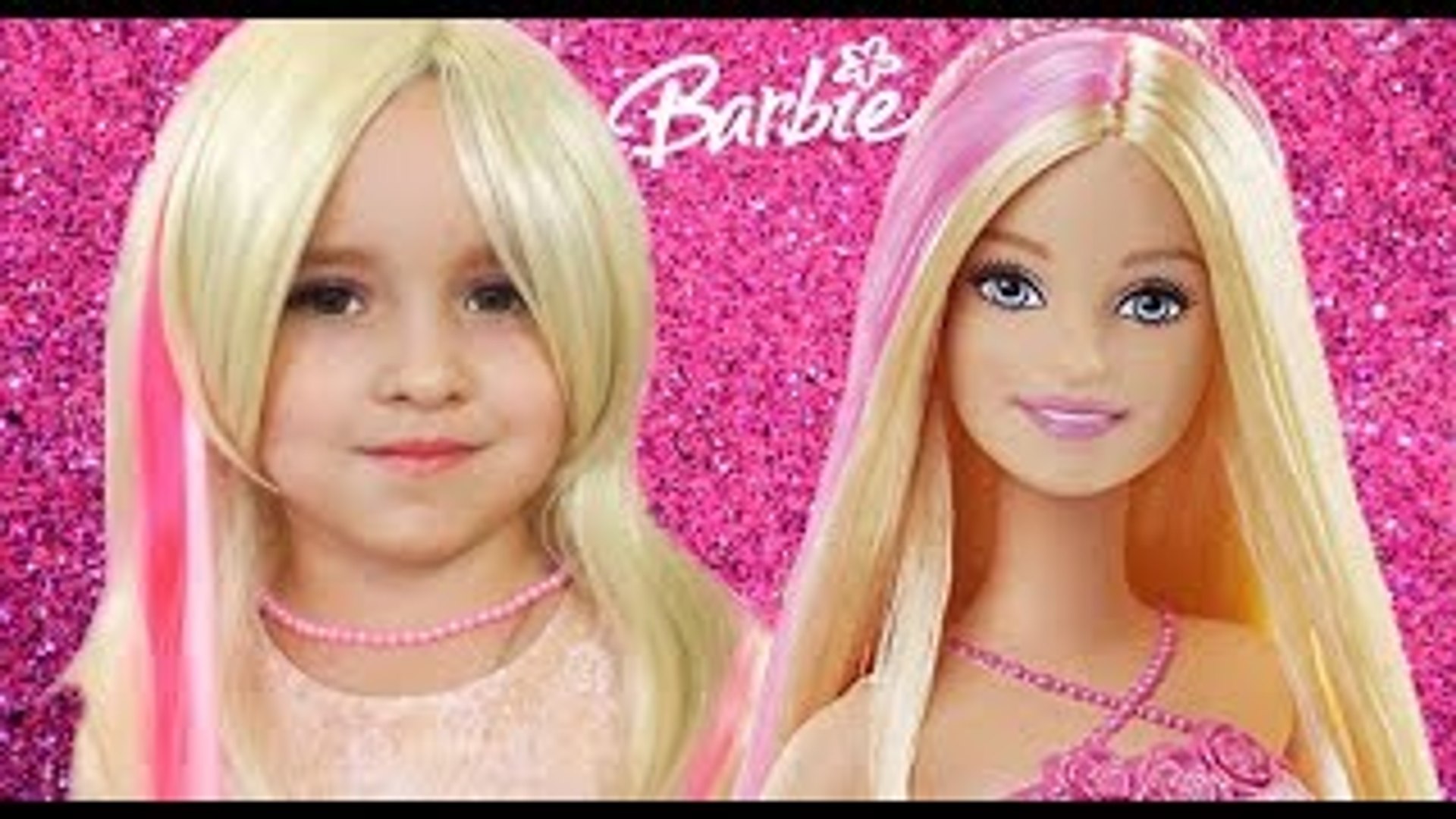 Превратились в кукол игра. Кукла Барби. Макияж Барби. Куклы с розовыми прядями. Макияж куклы Барби.