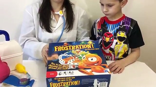 Доктор лечь в дрейф ДЛЯ ФУРШЕТА подрались фингалы под глазами уколы детей играем в доктора с уколами/play