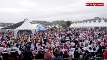 Download Video: Concarneau. Filets Bleus : un final au son des percussions