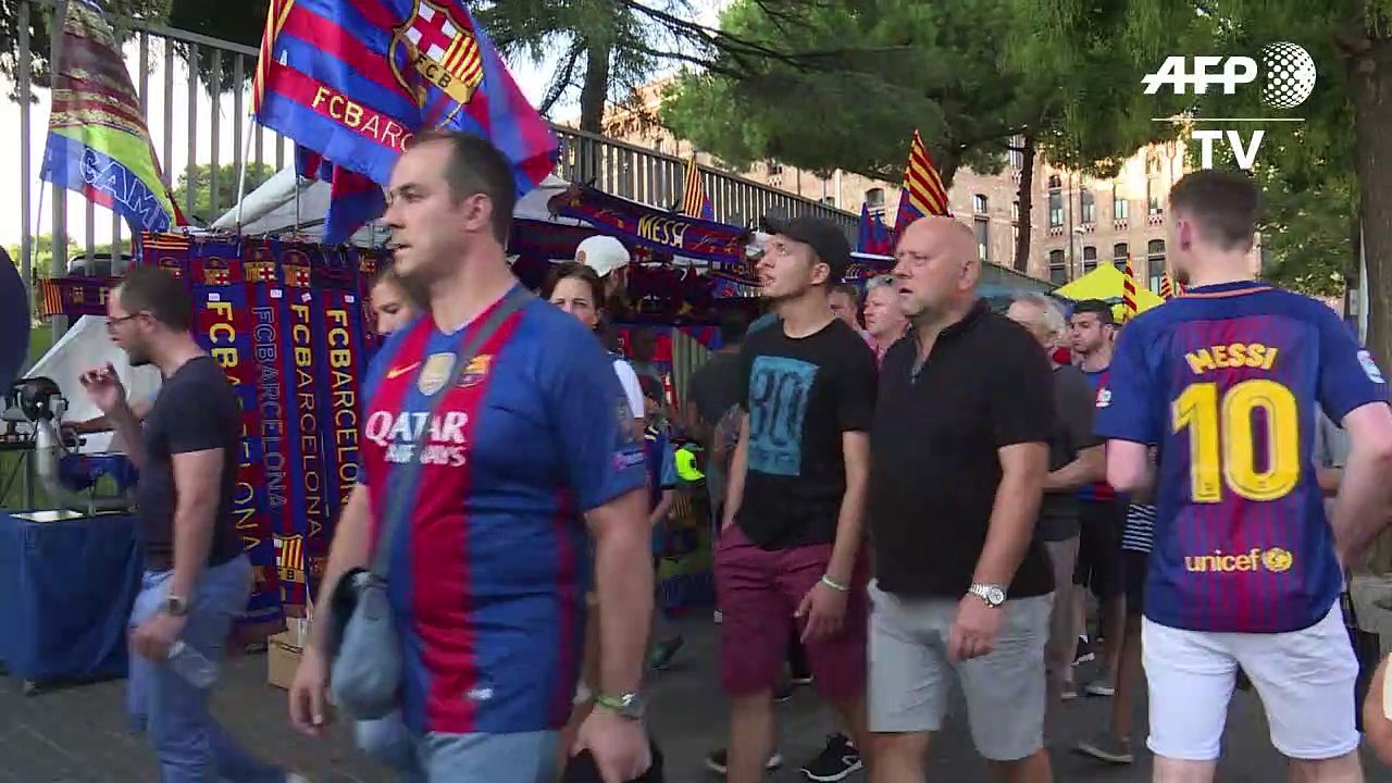 Barcelone: vox-pop aux abords du stade Camp Nou