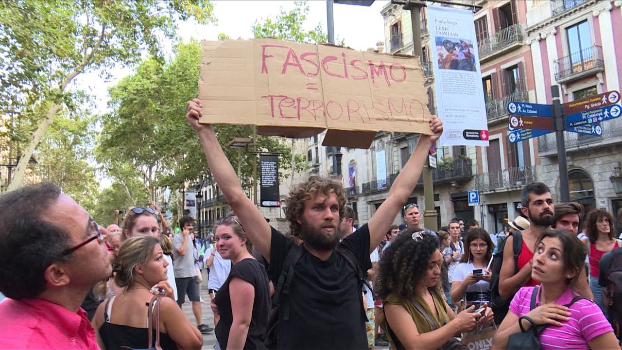 Manifestations extrême-droite et extrême-gauche à Barcelone