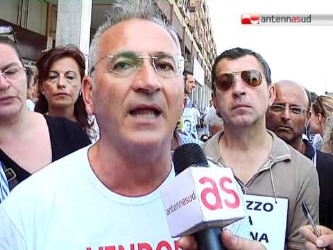 TG 11.07.12 In via Capruzzi la rabbia degli ex CCR e del Comitato Beni Comuni