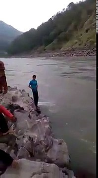 ایبٹ آباد میں دوستوں کے درمیان شرط نے ایک دوست کی زندگی چھین لی۔ ویڈیو: سہیل بٹ۔ لاہور