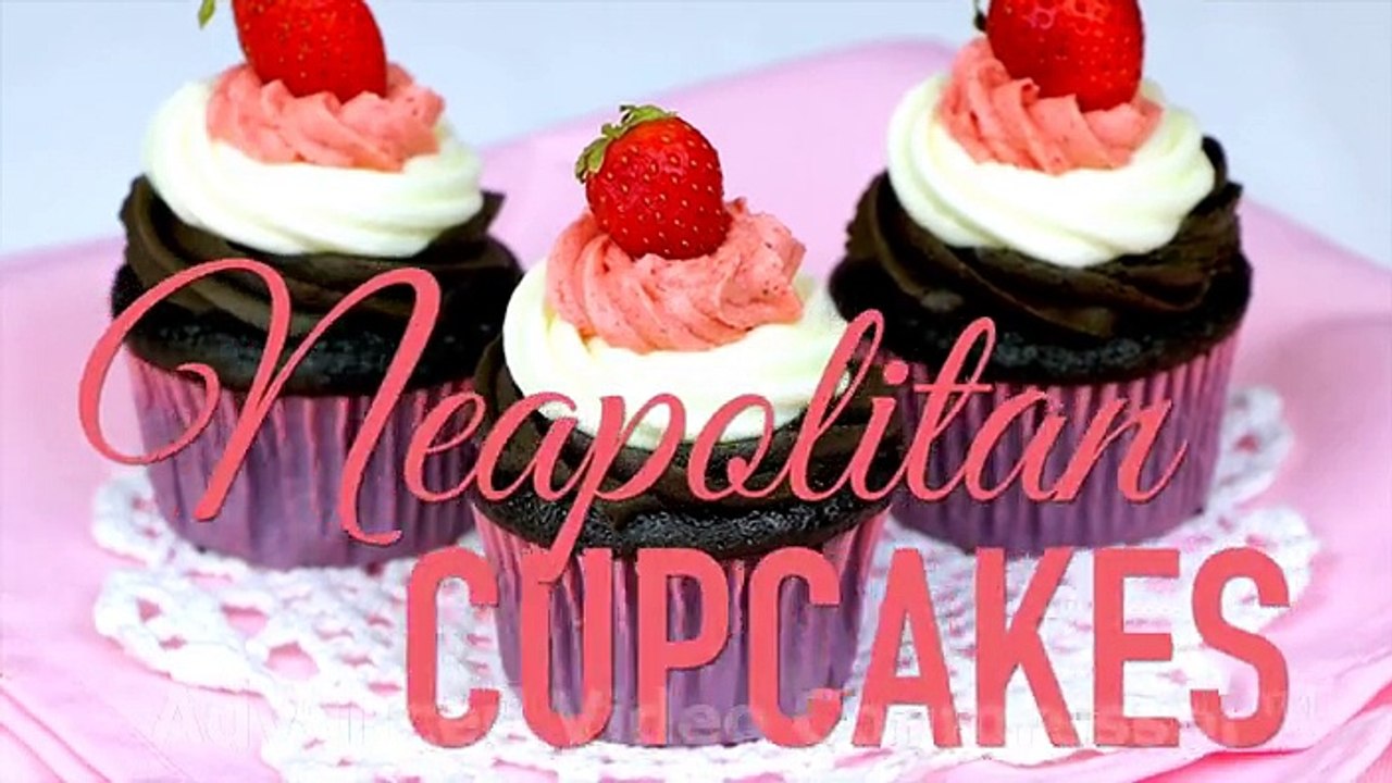 Neapolitan Cupcakes (Chocolate Vanilla Strawberry)