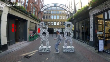 "Mr Doodle" completes 50-hour UK doodle marathon