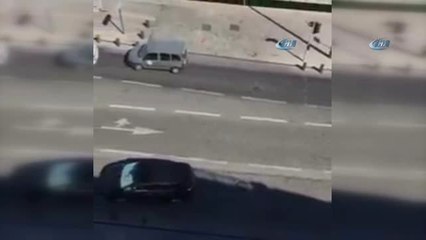 Marsilya'da Otomobille Otobüs Duraklarına Dalan Saldırgan Yakalandı- Marsilya'da Otomobilli...