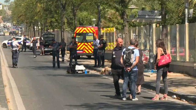 Marseille : un véhicule fonce sur deux Abribus
