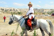 Kapadokya'da Atlı Okçuluk Yarışması