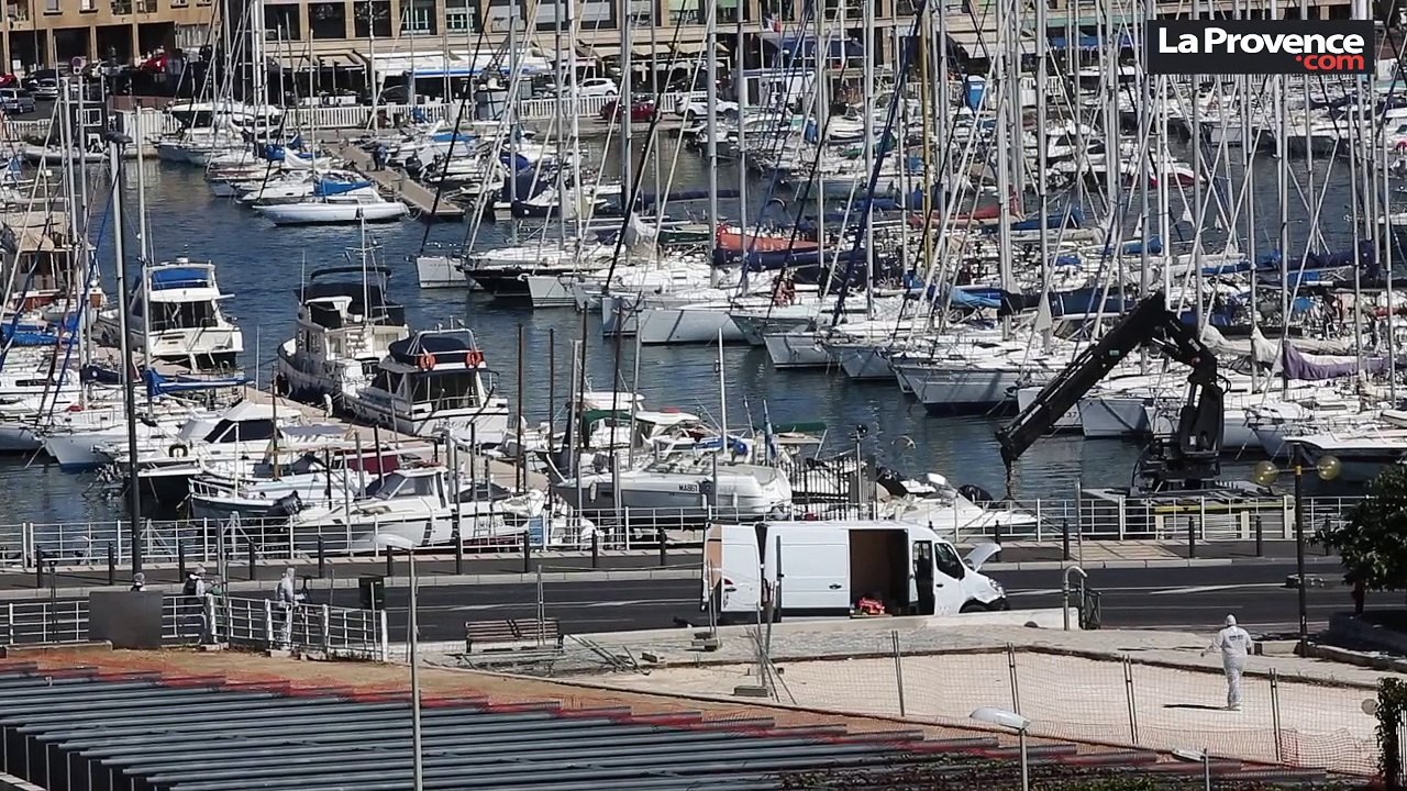 Voiture folle à Marseille : les images de la camionnette immobilisée sur le Vieux-Port