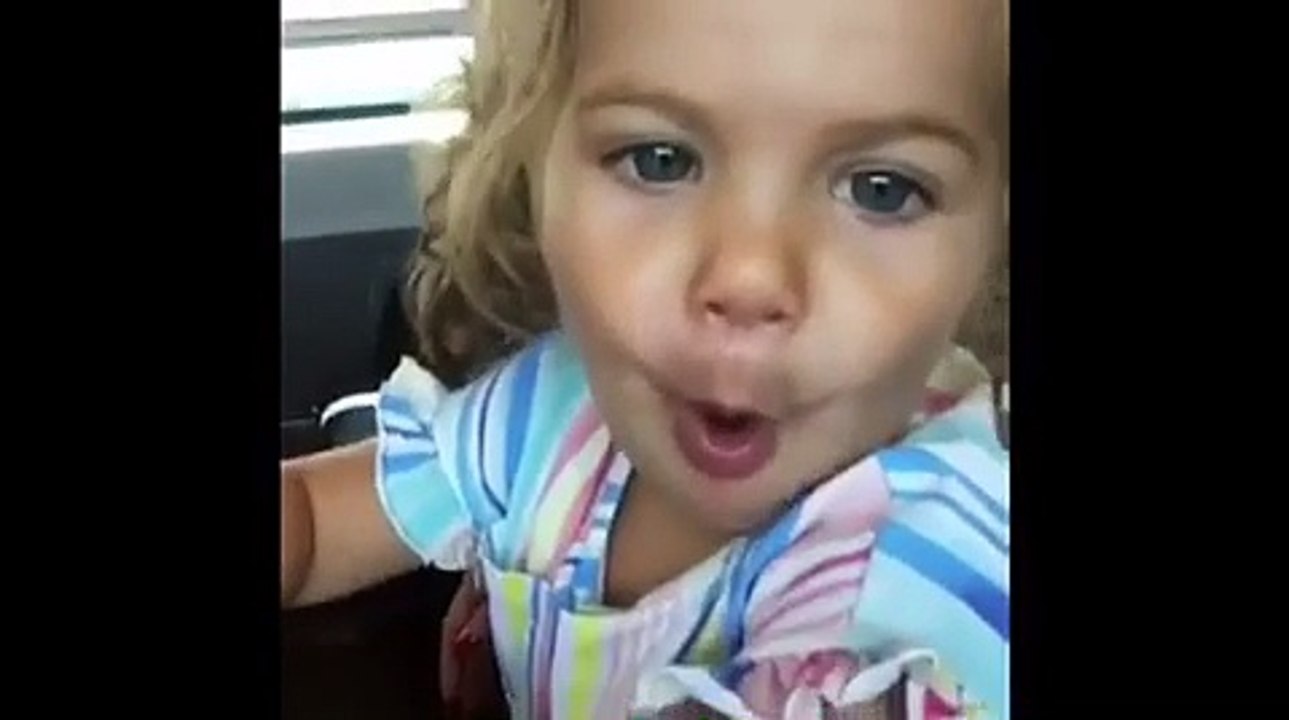 Giorgia e Michela immobile cantano l'inno della Lazio