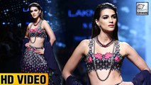 Kriti Sanon's ROYAL Look At Lakme Fashion Week 2017